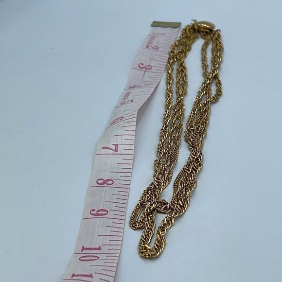 Vintage triple strand twisted flat link chain necklace - Picture 5 of 7